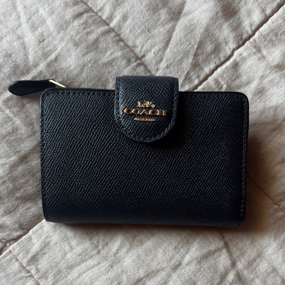Coach Medium Corner Zip Wallet, Midnight/Gold